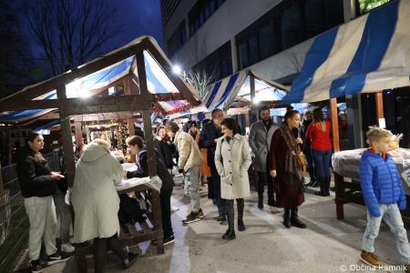 Miklavžev koncert na Osnovni šoli Toma Brejca napolnil dvorano do zadnjega kotička (29)